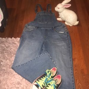 The cutest overalls!